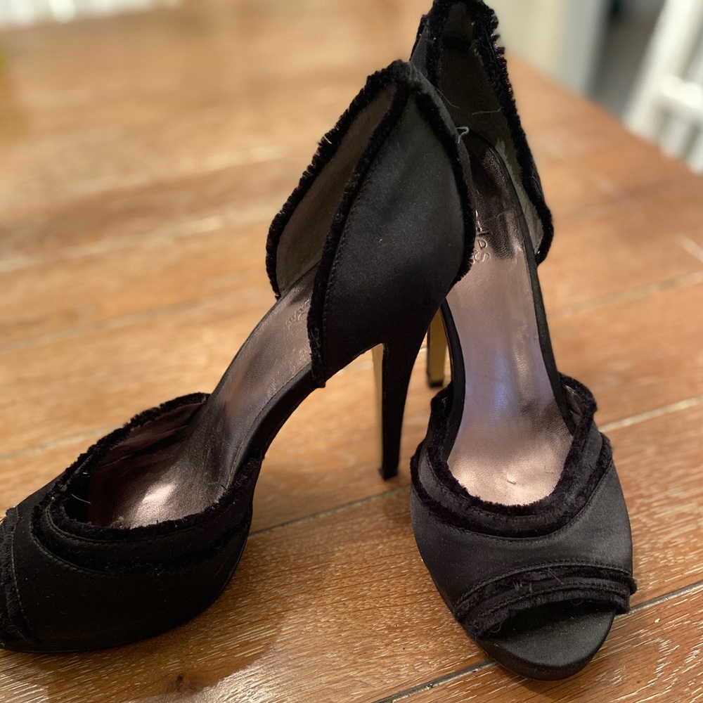 Charles David black silk fringe detail heels